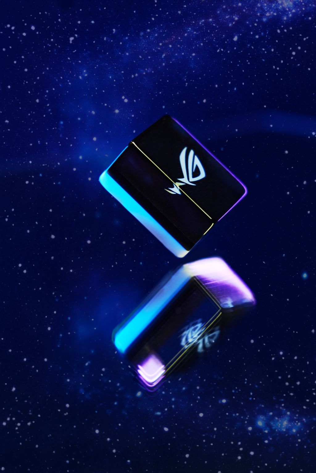 「ROG 漂浮麻將」背面的ROG無懼之眼就像漂浮在宇宙中，相當科幻。